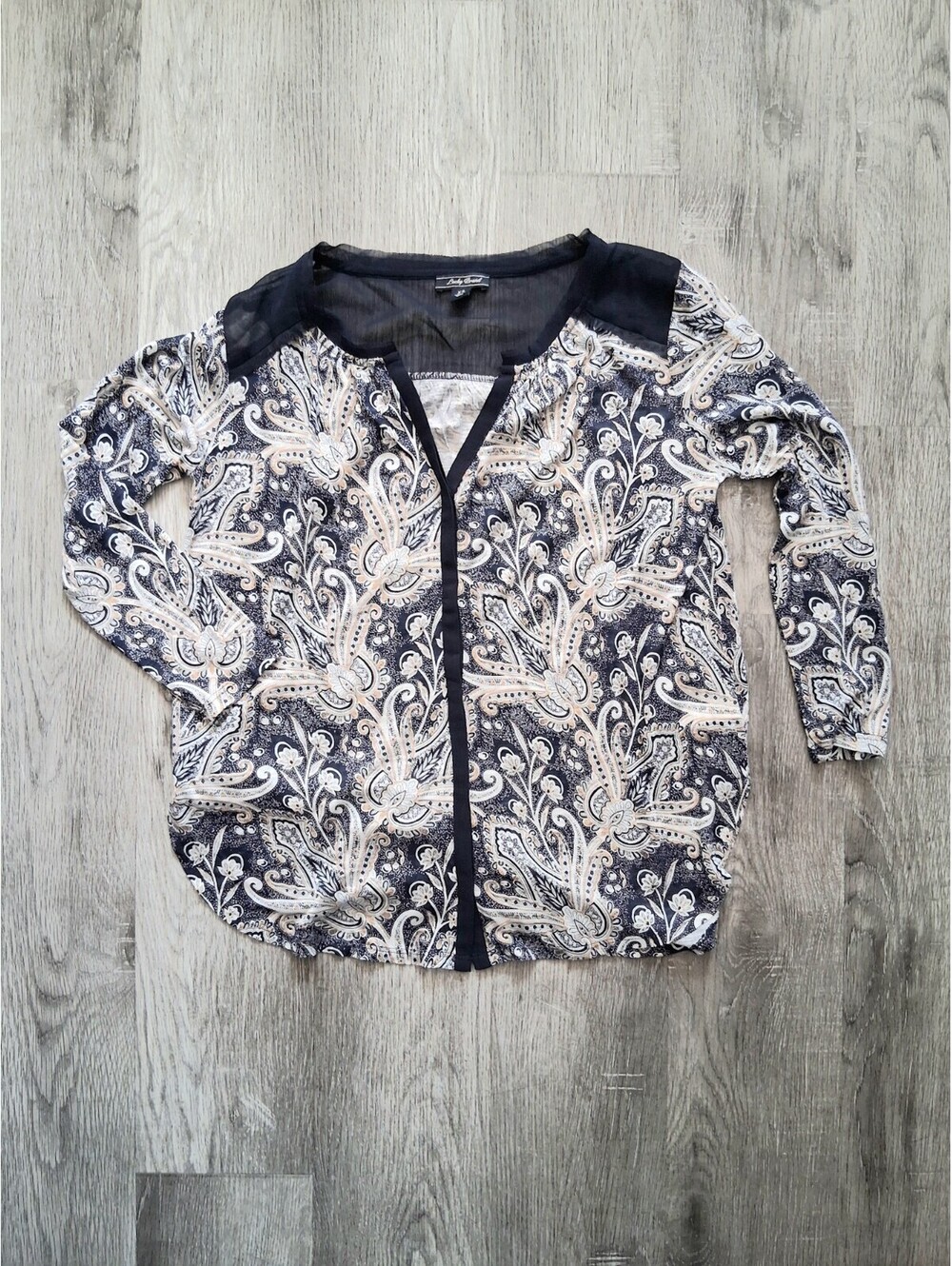 Lucky Brand Women’s XS Navy Paisley Bohemian Woven Top Button Up Front Blouse